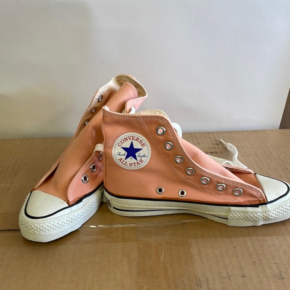Converse Shoes - Womens Size 4.5 Peach Vintage Converse Authentic